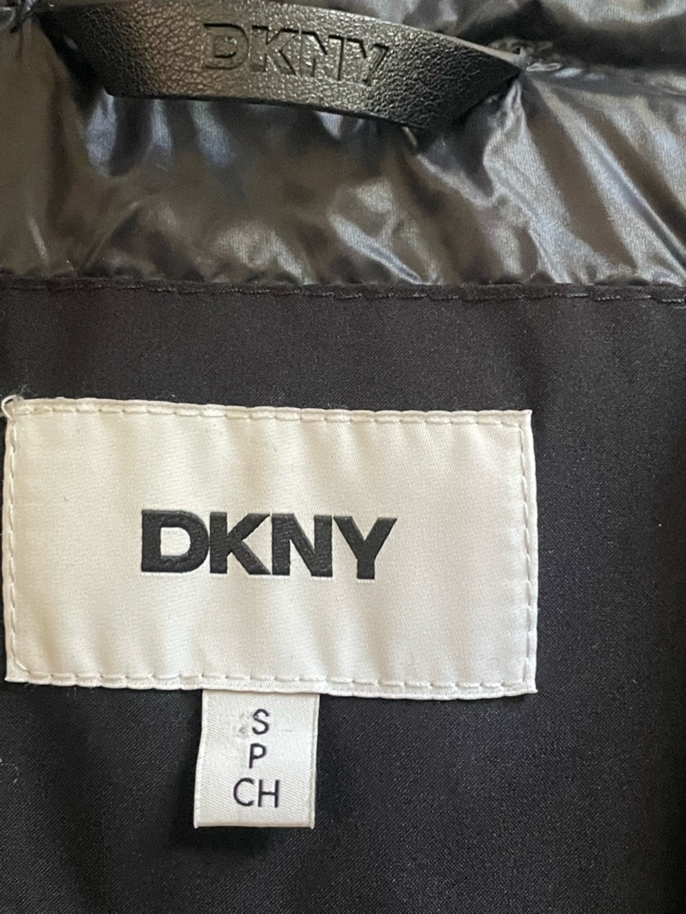 DKNY Black Quilted Belted Puffer Coat with Fur-Trim Hood - Picture 10 of 12